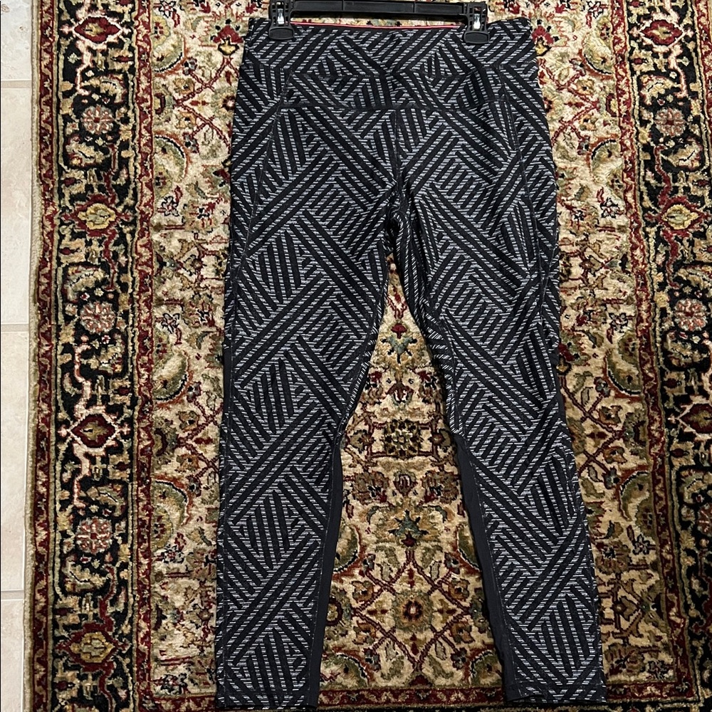 Calvin Klein Performance Wick Black & Gray Geometric Leggings Size Large